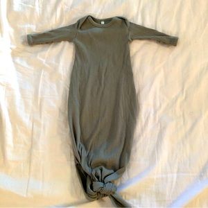 Quincy Mae baby infant green ribbed knotted gown OS